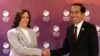 Phó tổng thống Mỹ Kamala Harris được Tổng thống Joko Widodo tiếp khi bà đến Jakarta dự Thượng đỉnh ASEAN