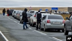 Очередь перед АПП Мариинский в Челябинской области