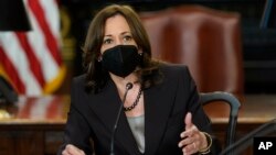 Foto Achiv: Vis Prezidan Etazini Kamala Harris pandan yon rankont Kabine Ministeryel la nan Lamezonblanch nan Washington, 13 Avril 2022.