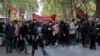 Paris: Manifestasyon Pou Mande Ogmantasyon Salè