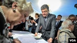 Петр Порошенко на выборах