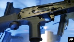 Приклад "bump-stock", которыми воспользовался Стивен Пэддок.