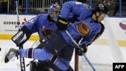 Клуб Atlanta Thrashers может переехать из США в Канаду и сменить название.