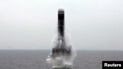 Một hình ảnh được cho là tàu ngầm có khả năng bắn tên lửa SLBM của Bắc Triều Tiên. 