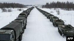 Российская военная техника перед отправкой в Казахстан. Аэропорт Иваново, 6 января 2022.