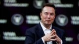 Владелец Twitter и генеральный директор Tesla Илон Маск на конференции VivaTech в Париже (архивное фото).