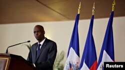 Prezidan Jovenel Moise ki t ap bay yon konferans pou laprès 