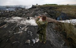 Обломки "Боинга", упавшего на территории восточной Украины