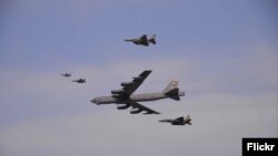 Бомбардировщики B-52 - один из компонентов "ядерной триады" США