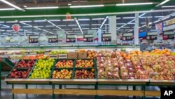 Один из продуктовых магазинов в России