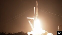 Запуск корабля SpaceX Dragon с космодрома имени Кеннеди. 26 августа 2023 года.