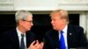 Apple ကုမ္ပဏီအကြီးအကဲ Tim Cook နဲ့ သမ္မတ Donald Trump